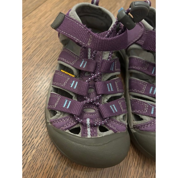 Keen Little Girls' Waterproof Hiking‎ Sandals Size 11 - Picture 2 of 9